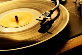 Japanese Gen Zers Drive Vinyl Records Resurgence Amid Digital Dominance